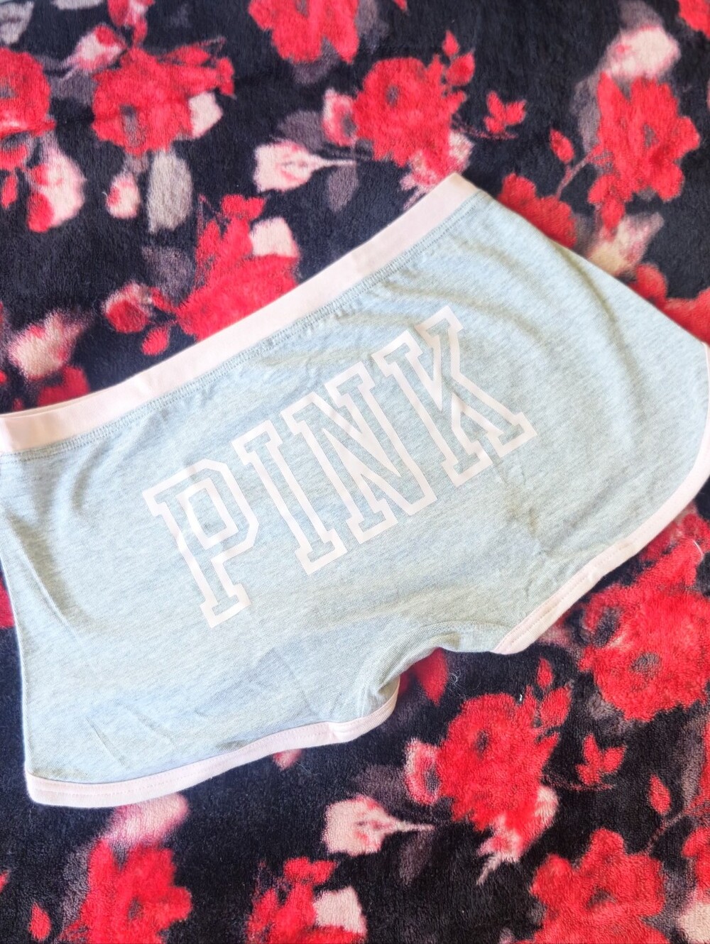 PINK VS Shortie Size Small NWT